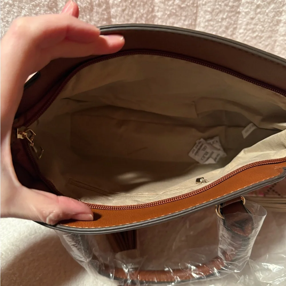 AR New York Floral Satchel with Tan Accents - Picture 6 of 7
